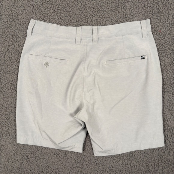 Travis Mathew Shorts Mens 32 Gray Bermuda Golf Performance Stretch Waist Flat 8" - Picture 4 of 11